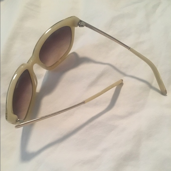 COPY - Chloe Wayfarer Sunglasses in Honey - Picture 2 of 4